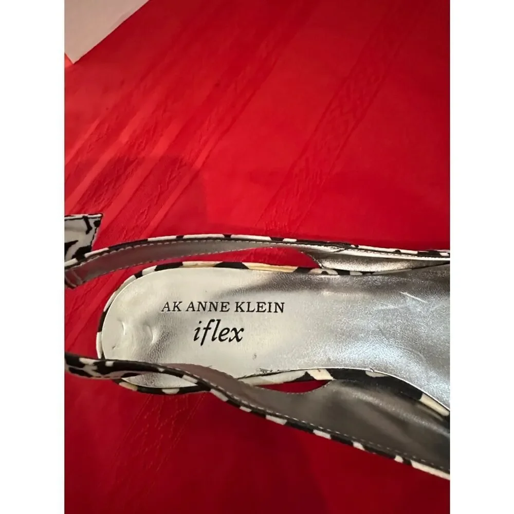 Anne Klein Iflex Black/White Floral Slingback Kitten Heel Pumps w/Bows
